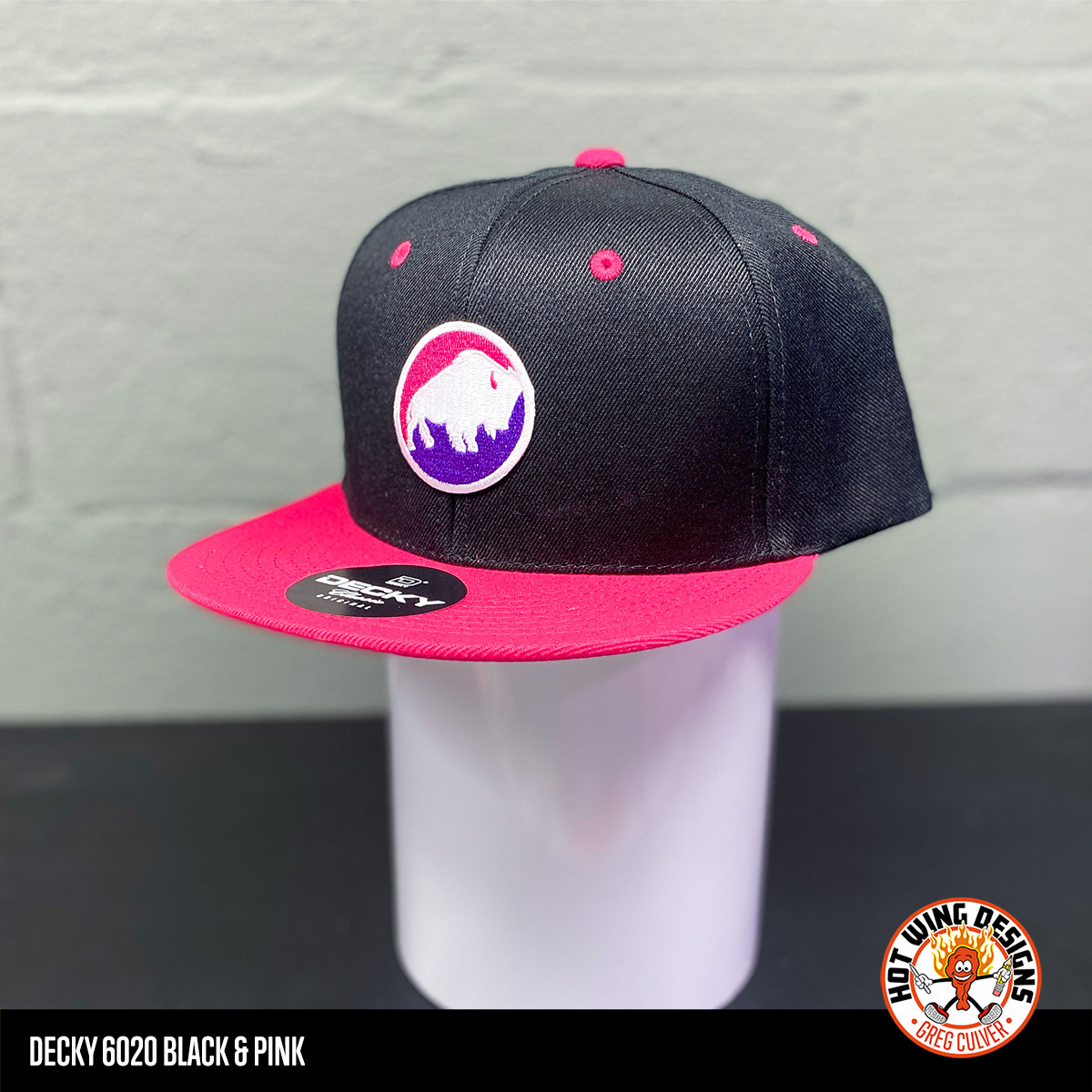 Buffalo League Decky Flat Brim 6020 in Black and Pink